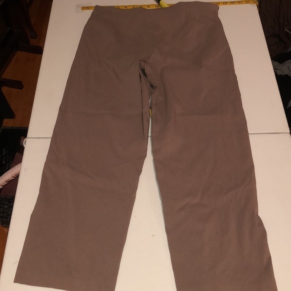EQUESTRIAN DESIGNS size 12 tan cropped front zip with stretch pants Best pants - Picture 2 of 13